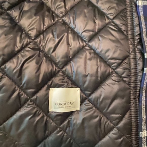Mixed Media Burberry Quilted Fall Jacket - Picture 5 of 6